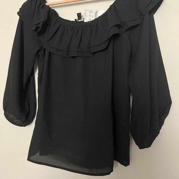 ❌SOLD❌NWT J Crew off shoulder blouse. No flaws! - Picture 5 of 8